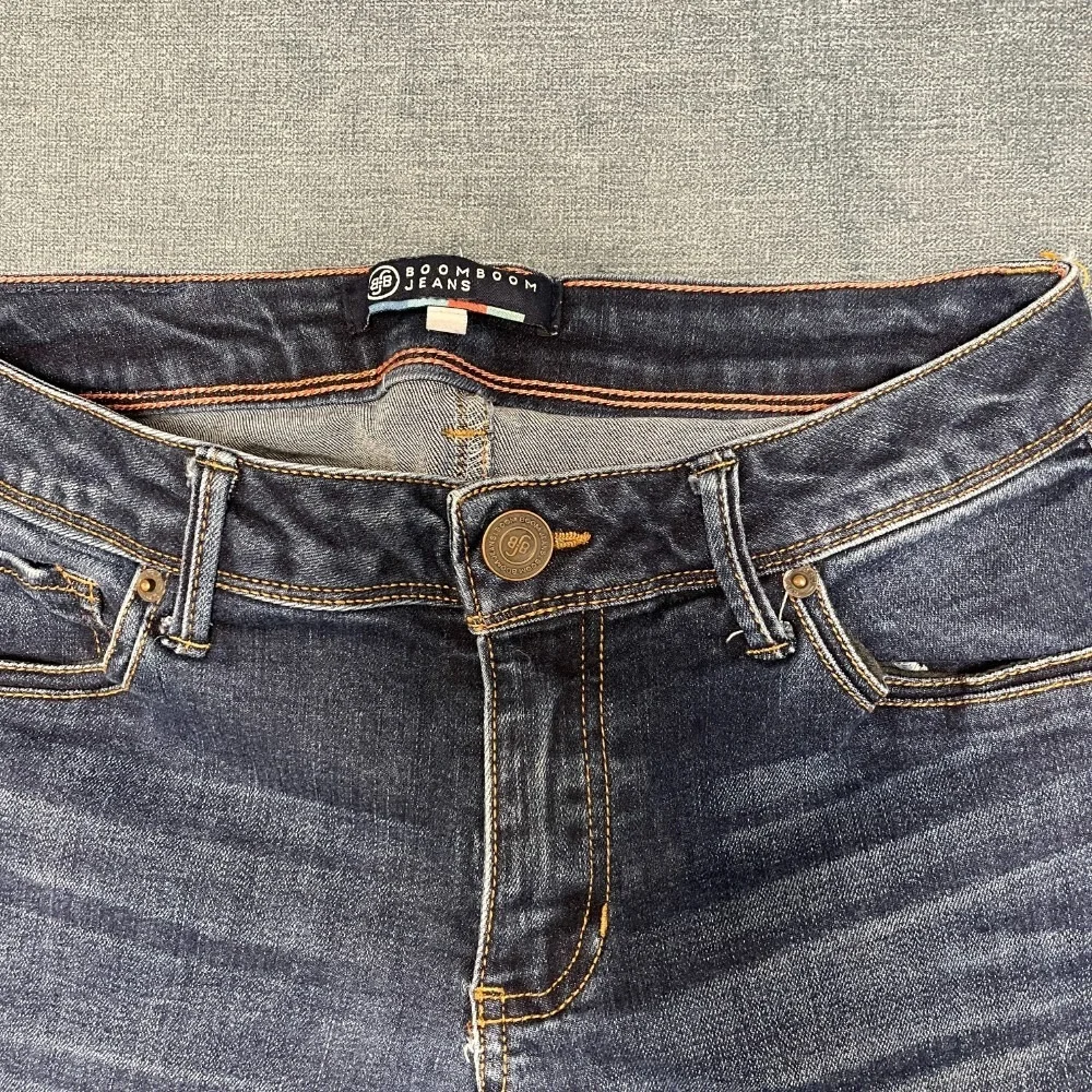 Boom Boom Jeans Bermuda Shorts Womens 28 Blue Mid Rise Medium Wash Frayed Hem